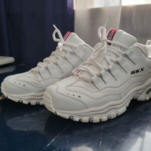 SKECHERS | US 11 Women's White Athletic Shoes Sporty Chunky SOLD AS IS